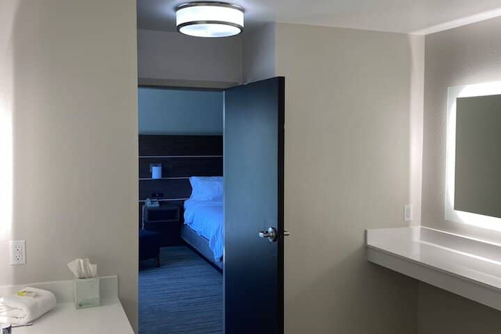 Room 150 of 243