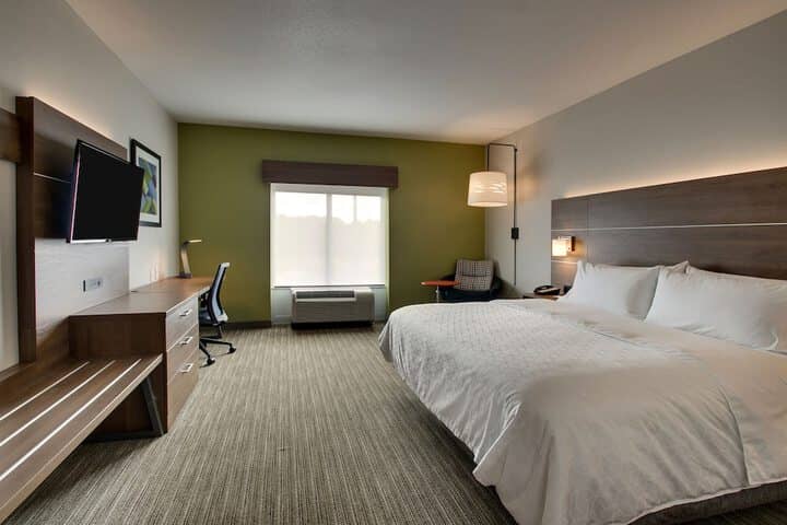 Room 22 of 61