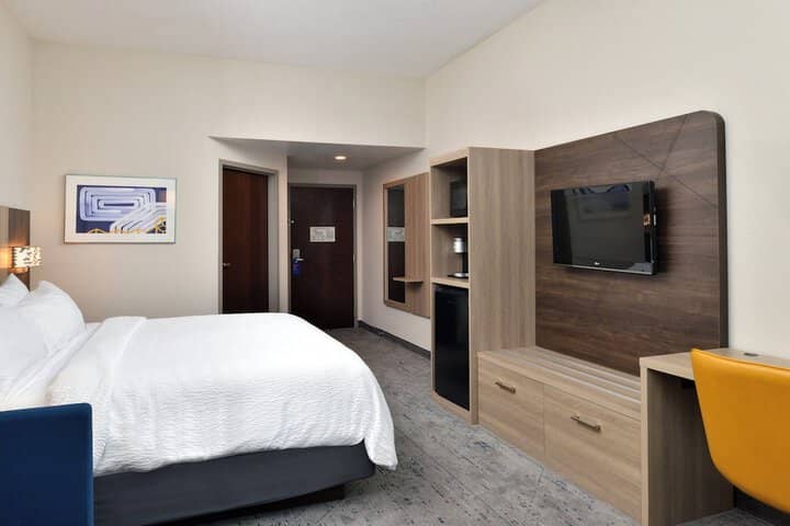 Room 15 of 63