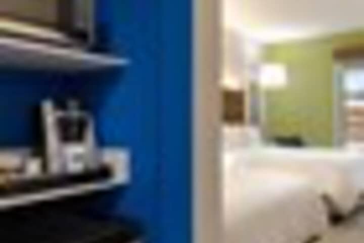 Room 122 of 243