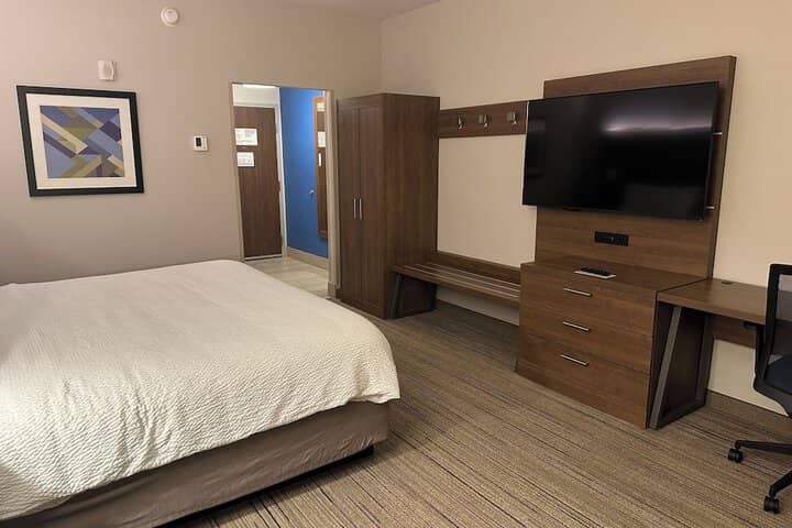 Room 12 of 69