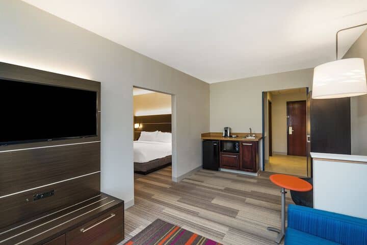 Room 17 of 54