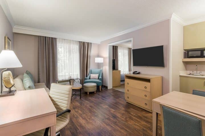 Room 2 of 23