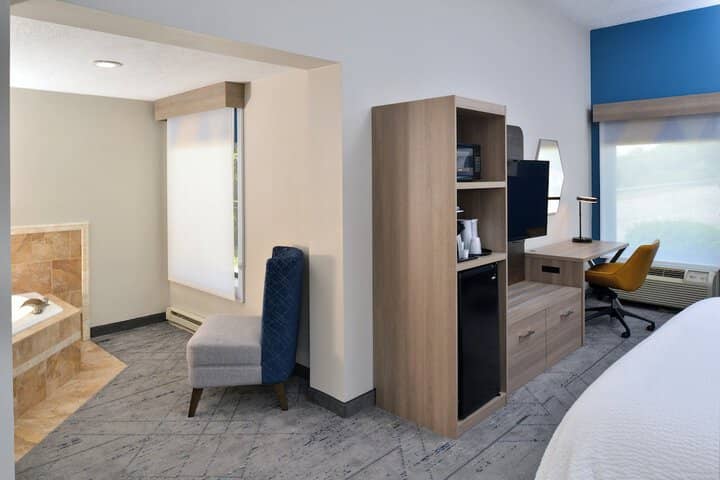 Room 13 of 63