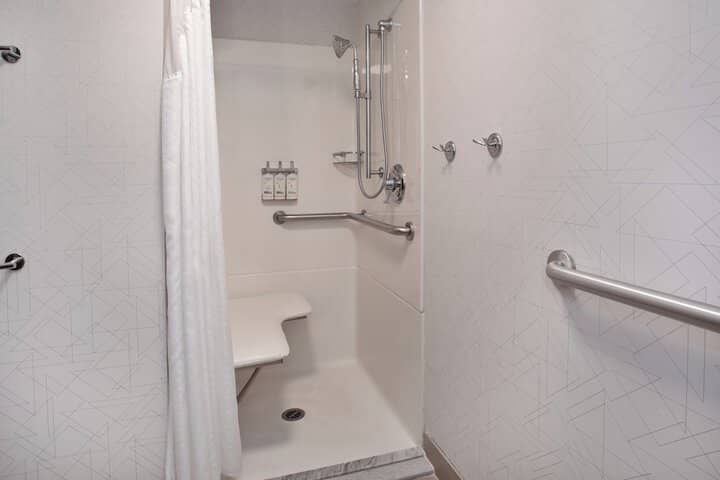 Room 12 of 30