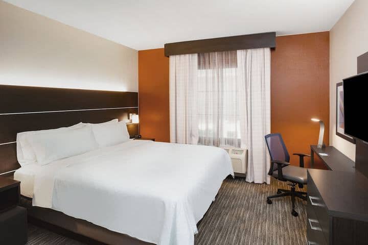 Room 7 of 44