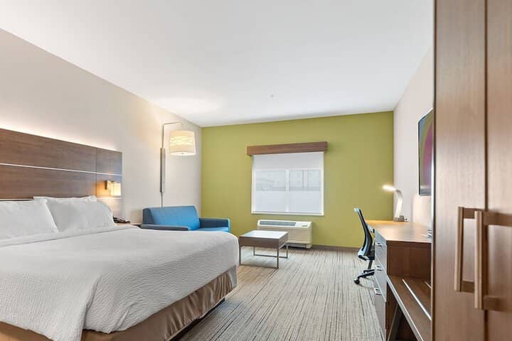 Room 6 of 69