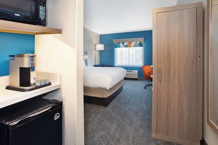 Room 22 of 61