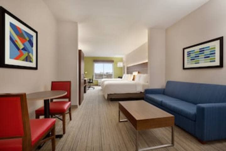 Room 85 of 243