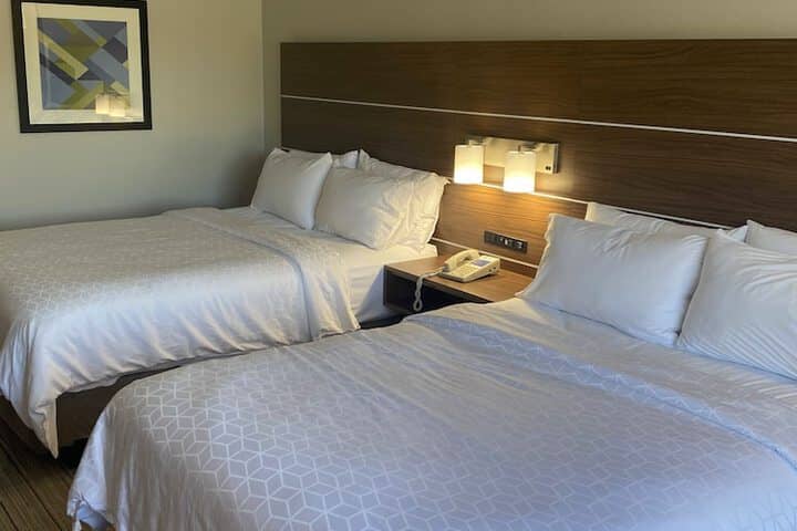 Room 18 of 243