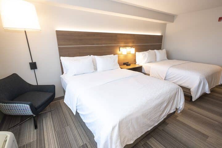 Room 2 of 30