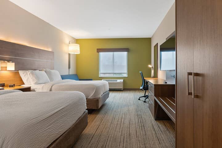 Room 4 of 69