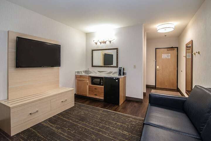 Room 3 of 49