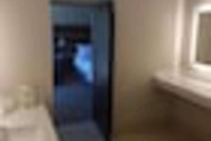Room 176 of 243