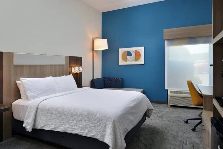 Room 25 of 63