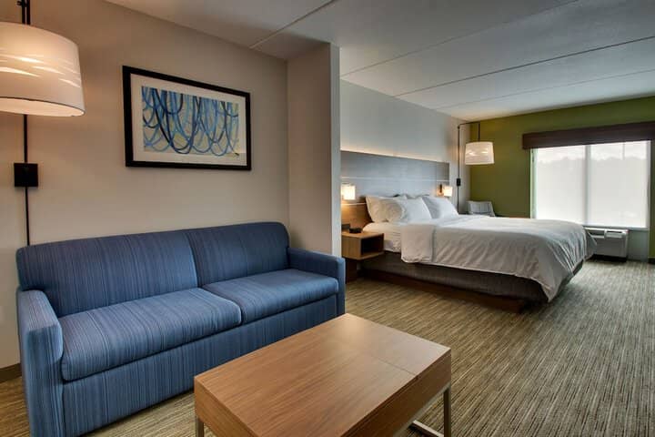 Room 15 of 61