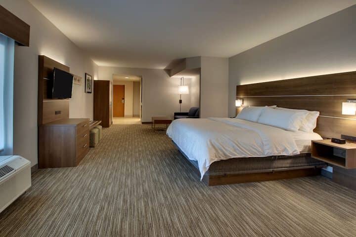 Room 19 of 61