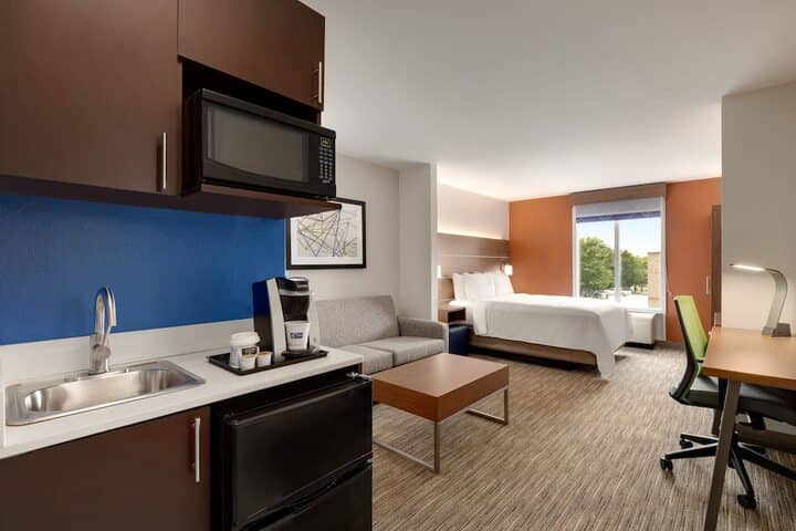 Room 60 of 243